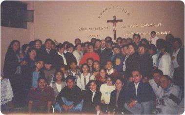 Foto grupal de los hermanos de la comunidad en sus primeros años